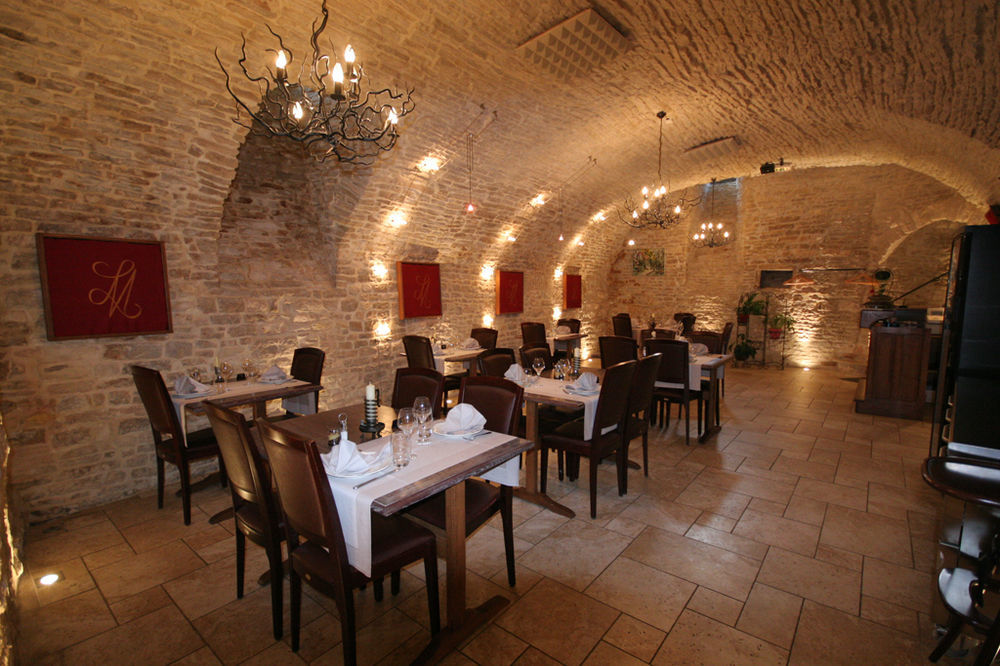 Le Marius Hotel Les Riceys Exterior foto